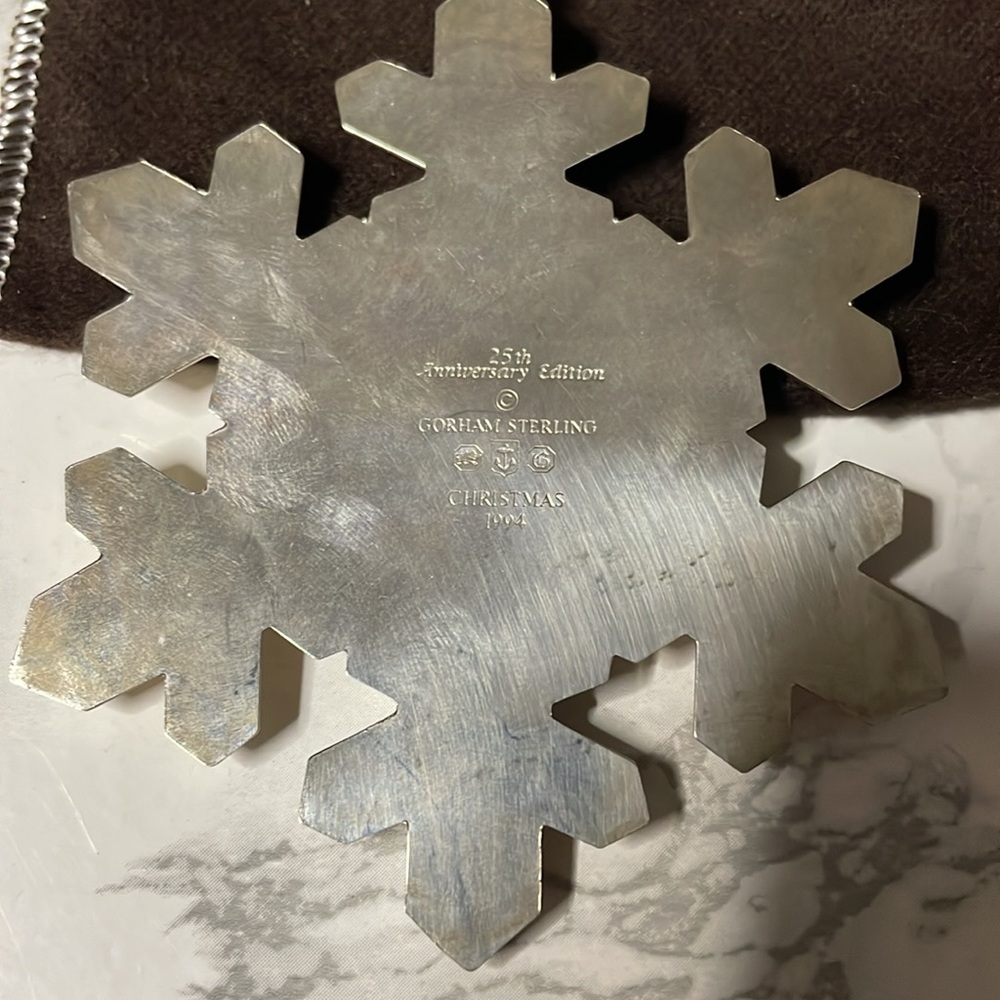 Vintage 1994 25th Anniversary Annual Gorham Sterling Snowflake Ornament - Picture 5 of 6